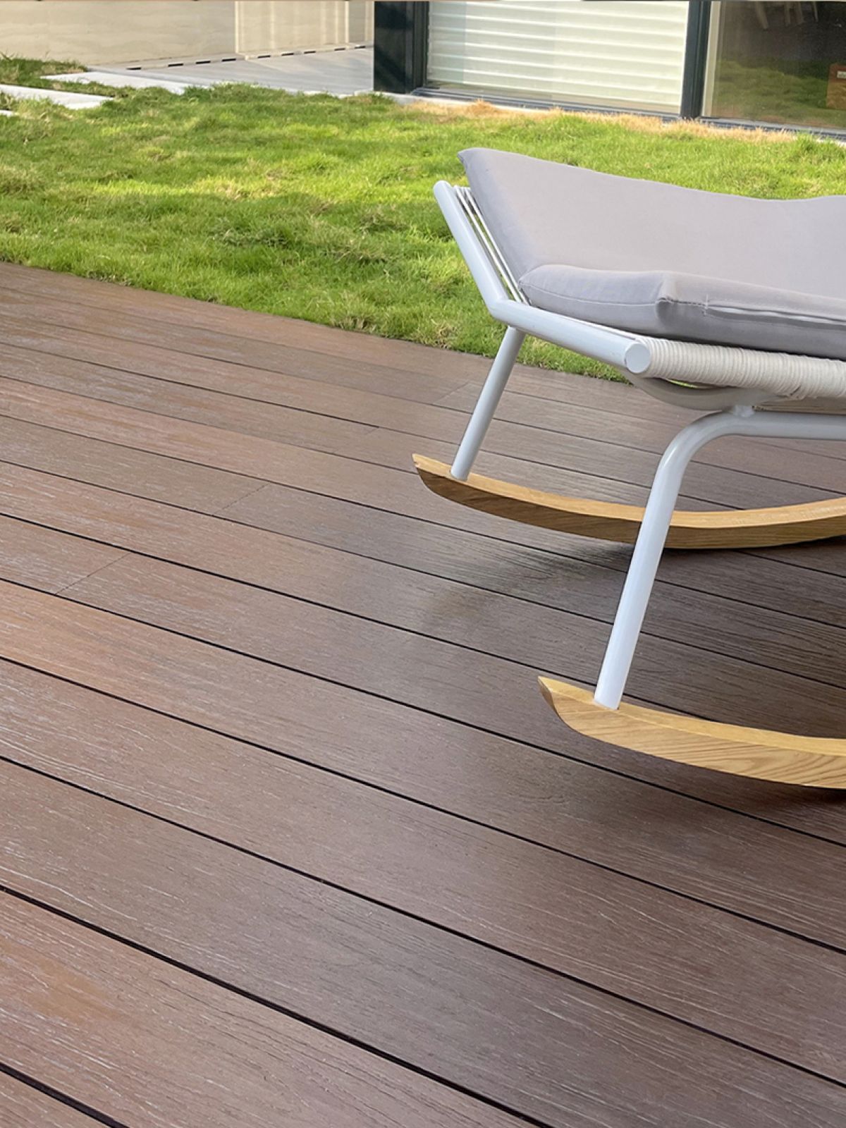 Lames de terrasse en composite G-Walnut