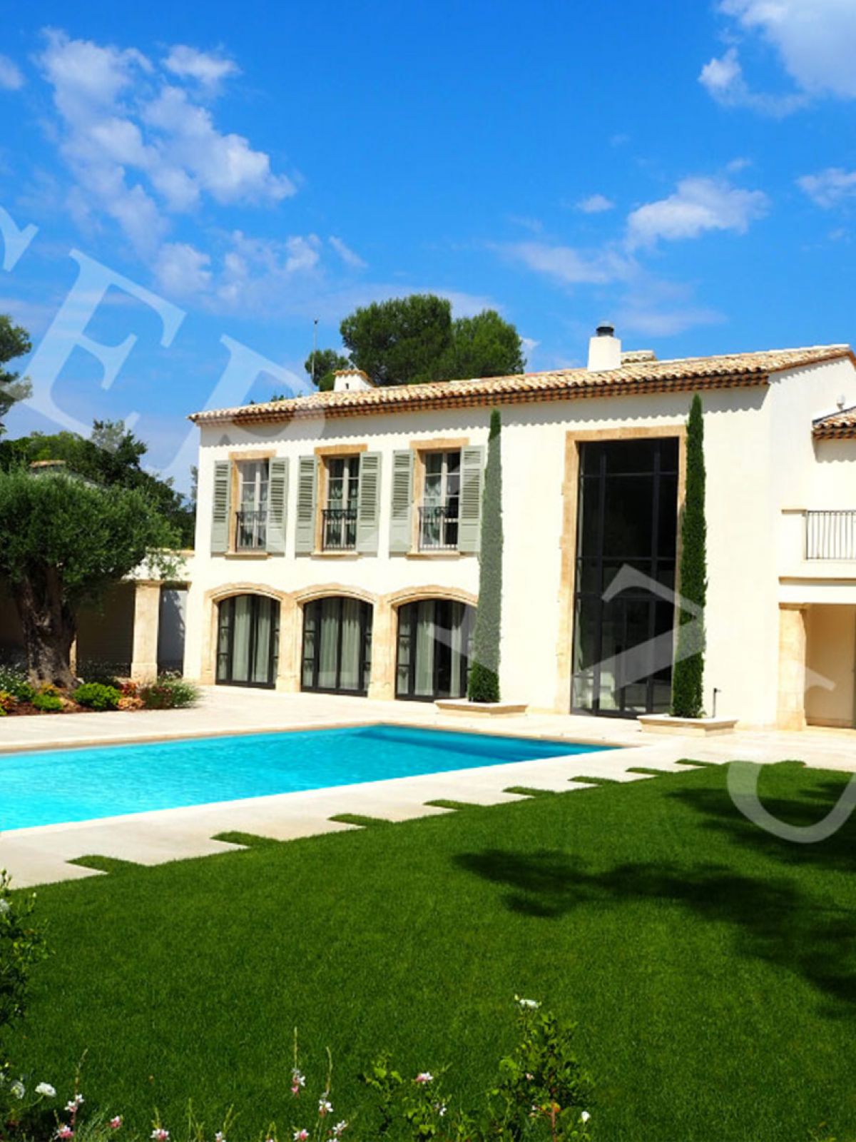 Villa en Calcaire beige & Grès Indien 